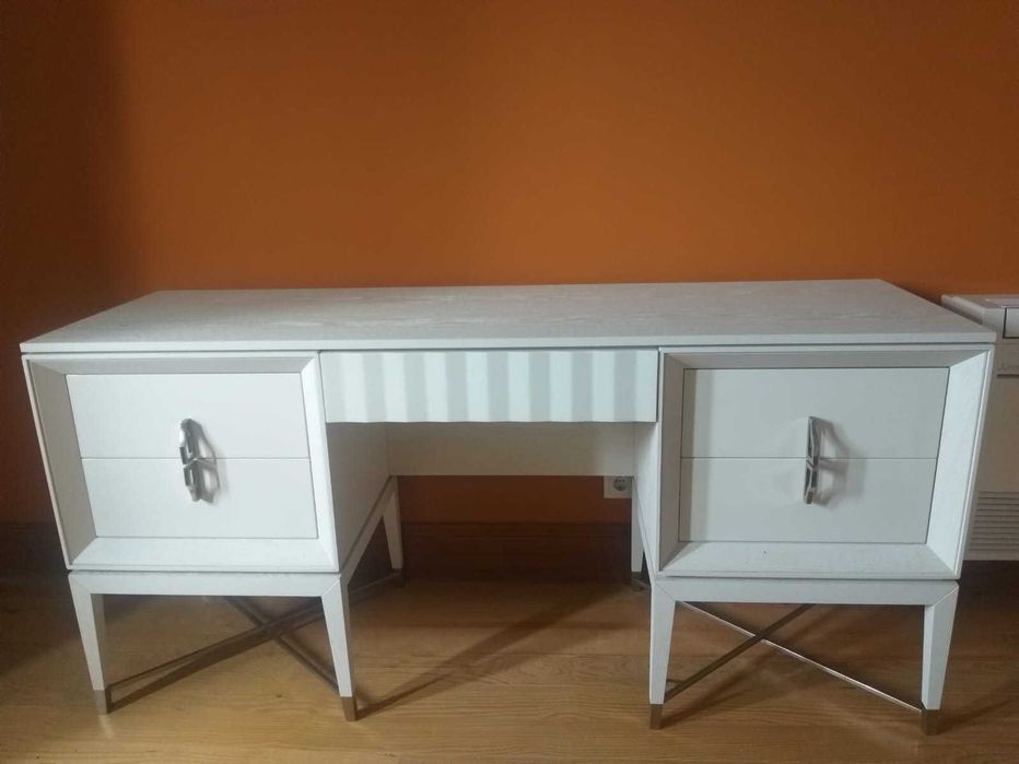 Quarto completo, mobília MAB