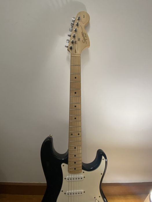 Squier Stratocaster Black (Mod Gilmour-ler descrição) - Setup Incluído