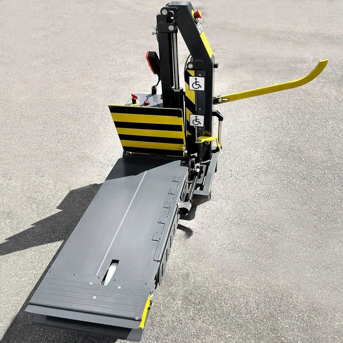 Гідроборт для інвалідних візків 300 кг DLP 7001 платформа 1200 × 790мм