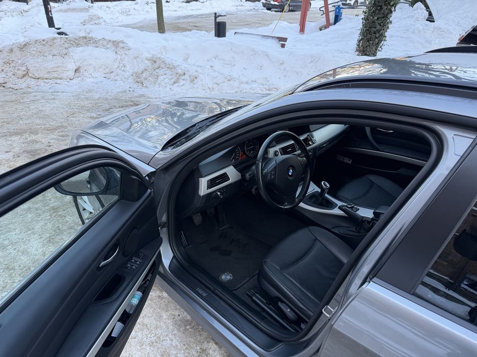 BMW 318d, 2011, klima, nawi, tempomat, skora.