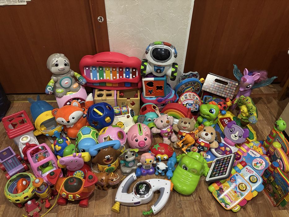 Іграшки з Европи сортер, планшет, музичні игрушки Fisher Price, Vtech