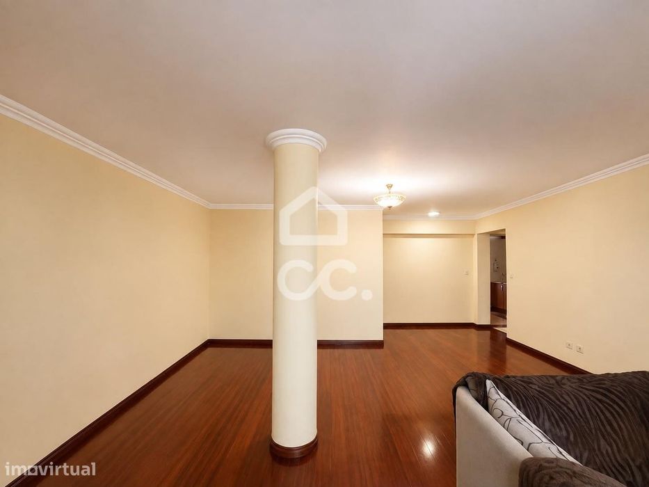 Apartamento com 3 Quartos - São Pedro - Ponta Delgada