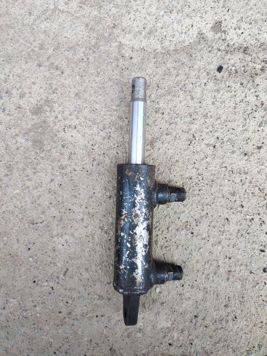 Гідроциліндр мототрактора