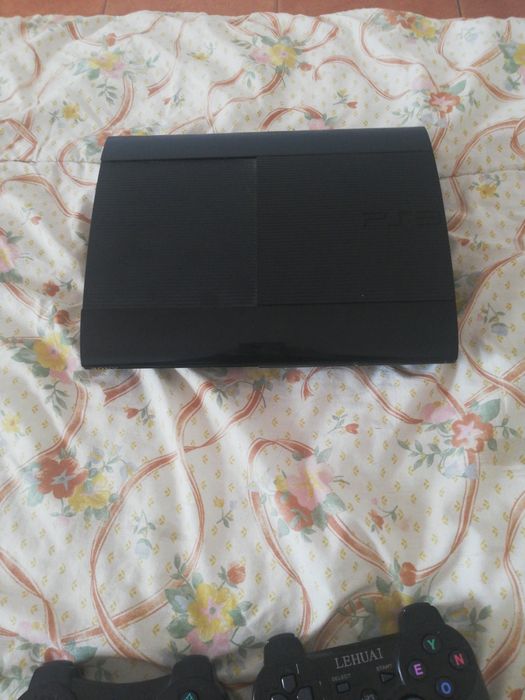 PS3+ 2 Controllers + 2 Games64741160184066123