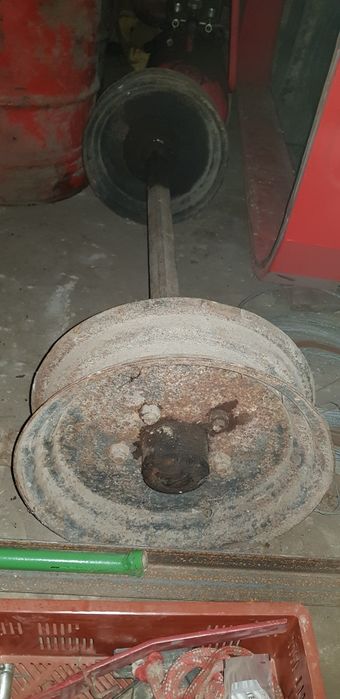 Sprzedam oś z felgami