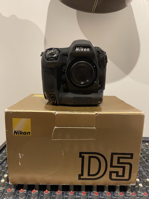 Nikon D5 - camara profissional