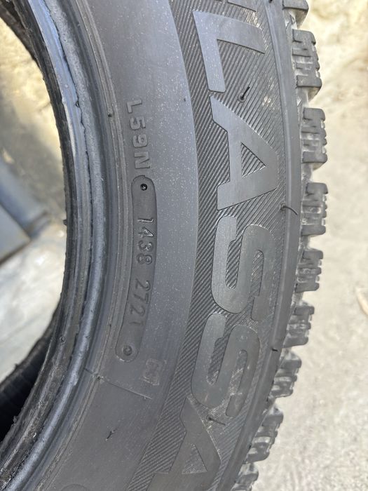 Продам зимові шини Lassa 195/65/R15. Відмінний стан. Без дефектів