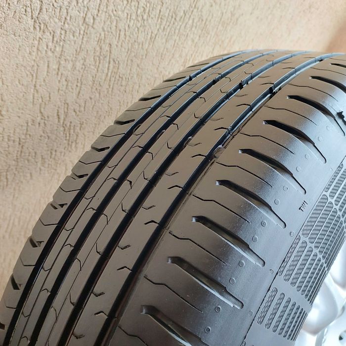 Komplet Czterech Opon Letnich CONTINENTAL 215/65/17 7mm bieżnika