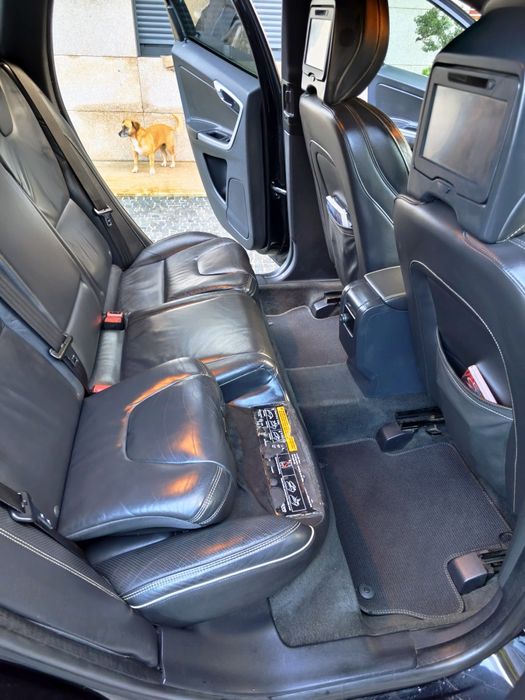 Volvo XC 60. 2.0D R-Designer 181cv.