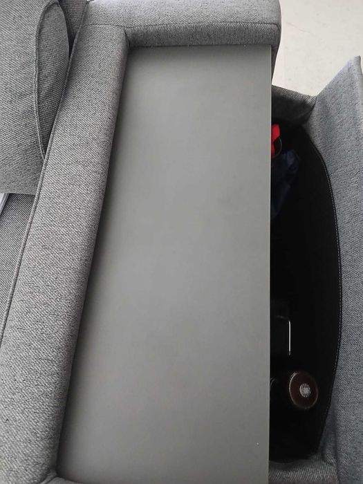 Vendo sofá/ cama com chaise longue.