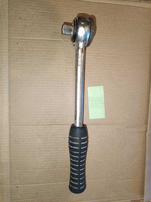 Stara grzechotka metalowa 1/2"