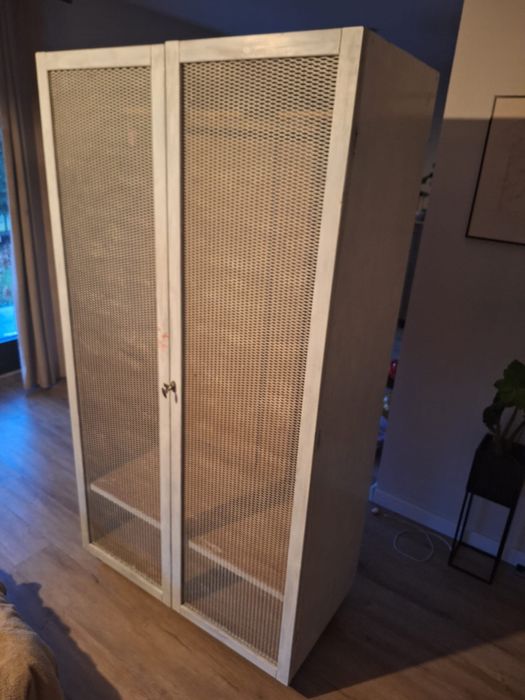 Szafa ikea na kółkach