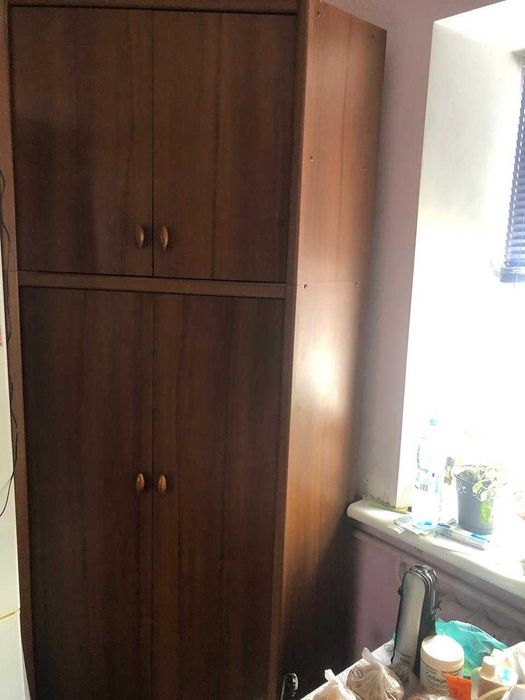 Кутова шафа, вмістка в чудовому стані