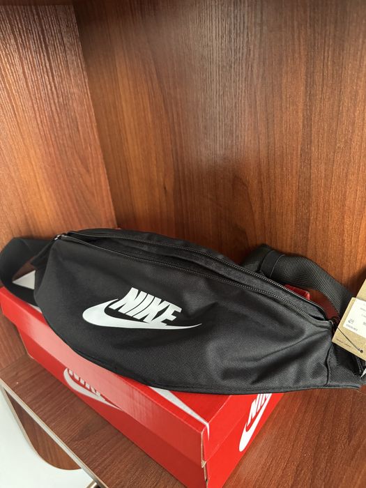 сумка бананка Nike