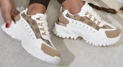 Стильні жіночі кросівки на масивній підошві (Chunky Sneakers) з принтом