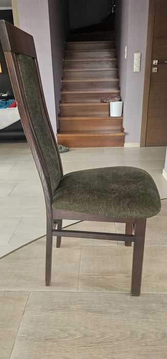 Komplet krzeseł do stołu