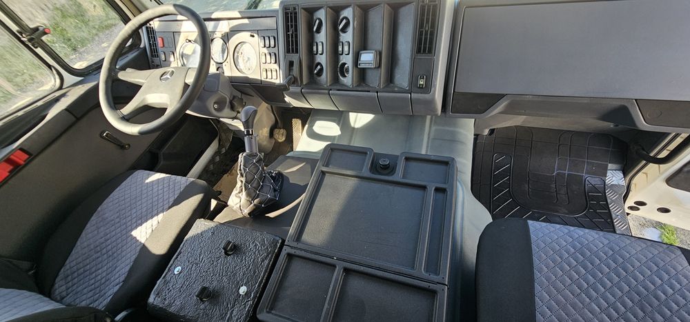 Молоковоз водовоз Mercedes-Benz 1834 LS