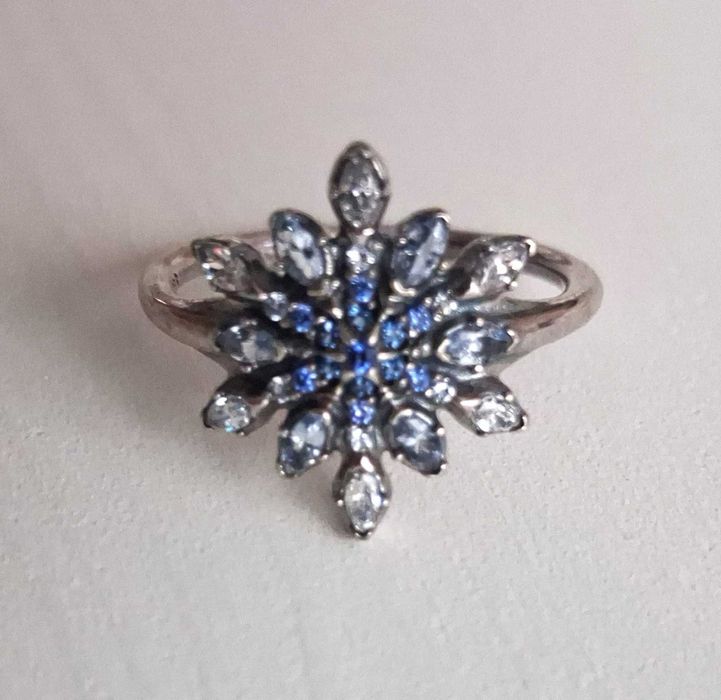 Pandora nowy srebrny pierścionek z kamieniami 54