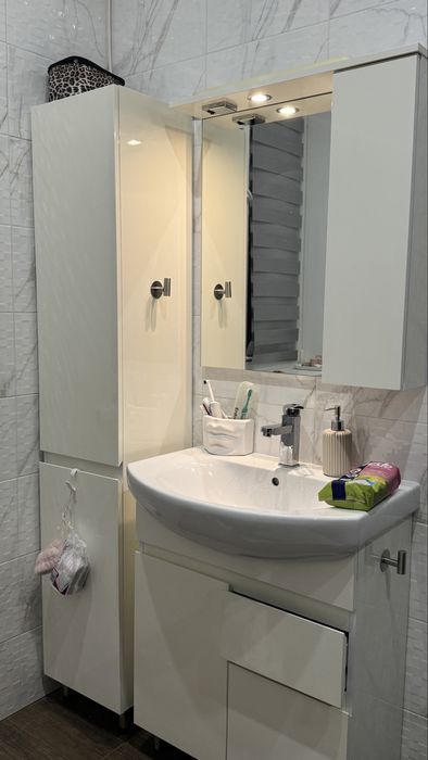 Зеркало тумба мебель у ванну раковина шкафчик