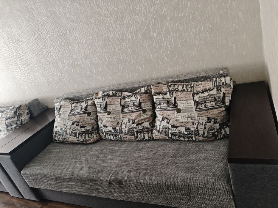 Продам два дивани єврокнижка