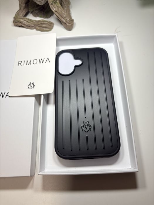 Capa Rimowa Iphone 16 Black Mate