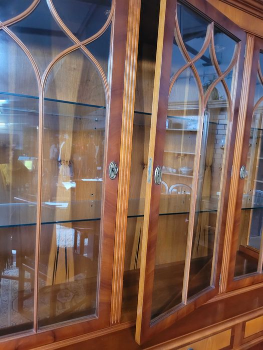 Móvel de sala ou escritório em madeira - óptimo estado e qualidade