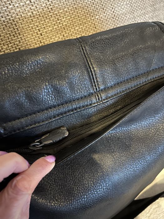 Listonoszka ze skóry