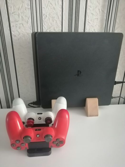 Продам Sony PlayStation 4 slim 1 TB