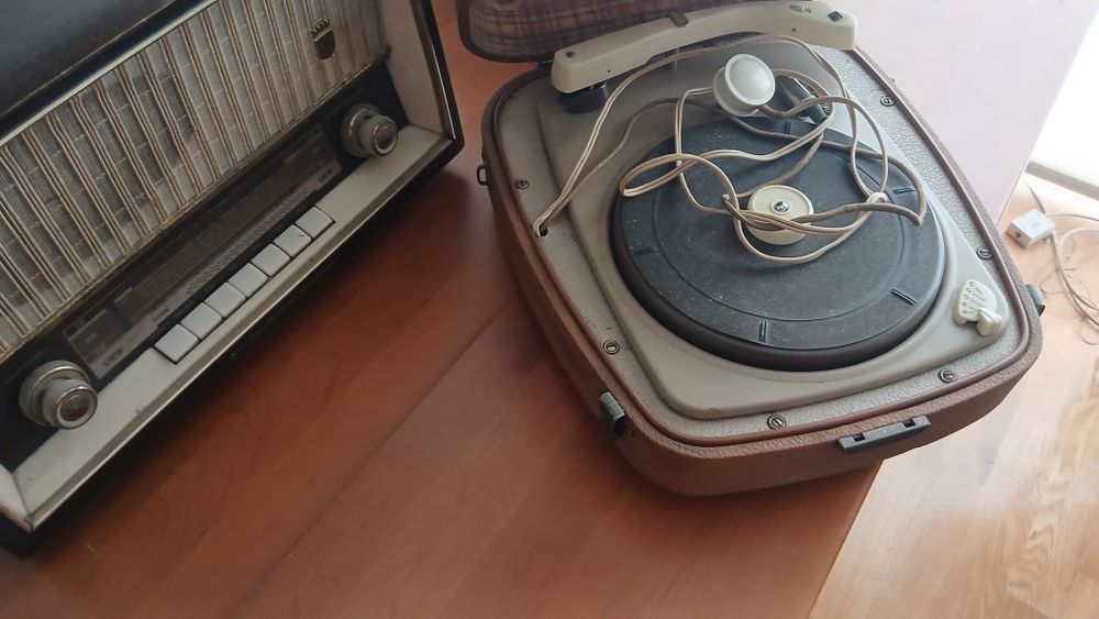 Radio e giradiscos anos 60