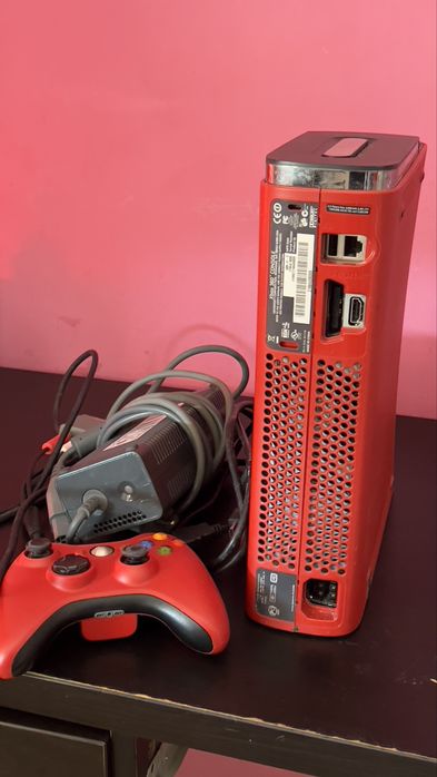 Xbox 360 Vermelha + Comando + Cabos