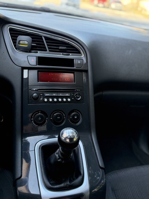 Пежо 5008 - 7 Мість