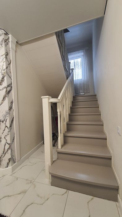 Продаж будинку 210 м кв з ремонтом в Брюховичах + земля 5 соток