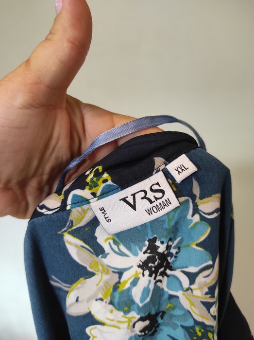 Zwiewna bluzka w kwiaty