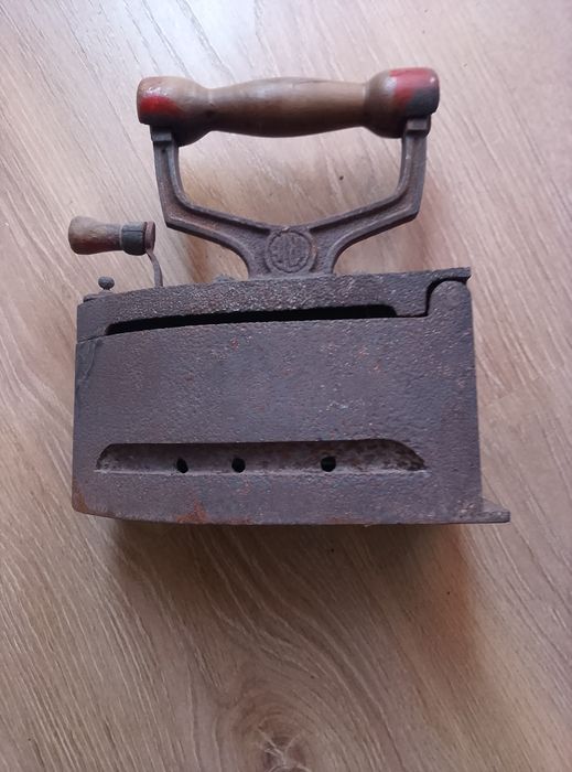Vintage Ironing Iron64285110386563123