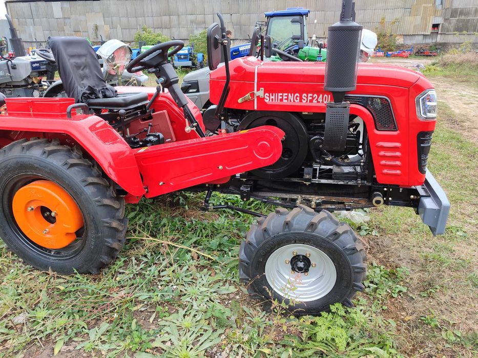 Трактор Шифенг 240 с блокировкой передний радиатор