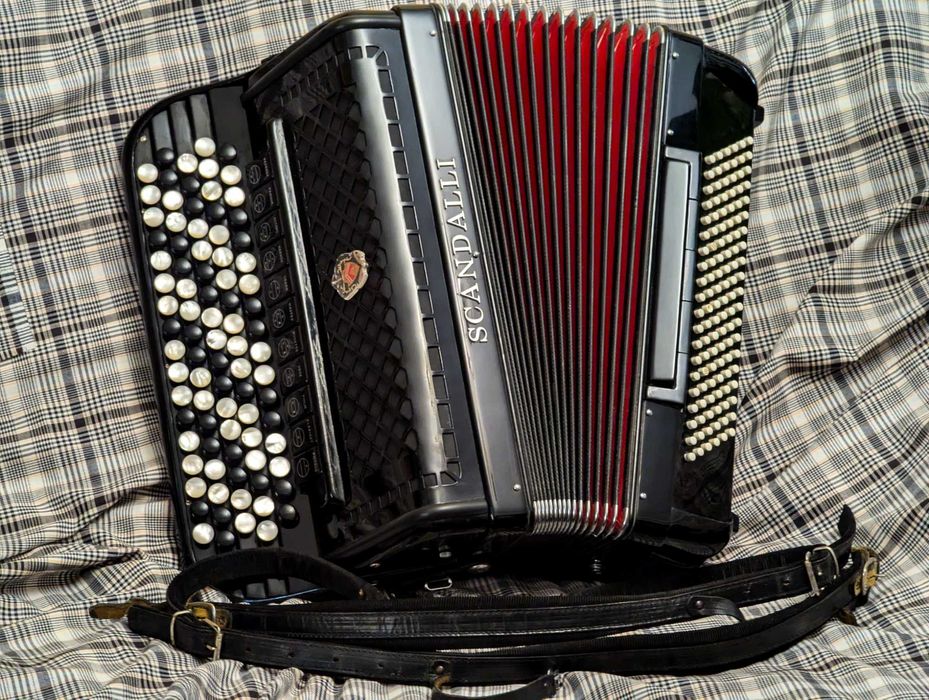 КУПУЮ РЕМОНТУЮ ПРОДАЮ,  Баяни Акордеони Гармонії
