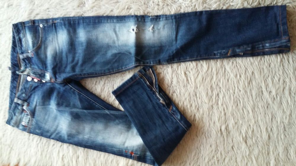 Джинсы Dsquared Италия