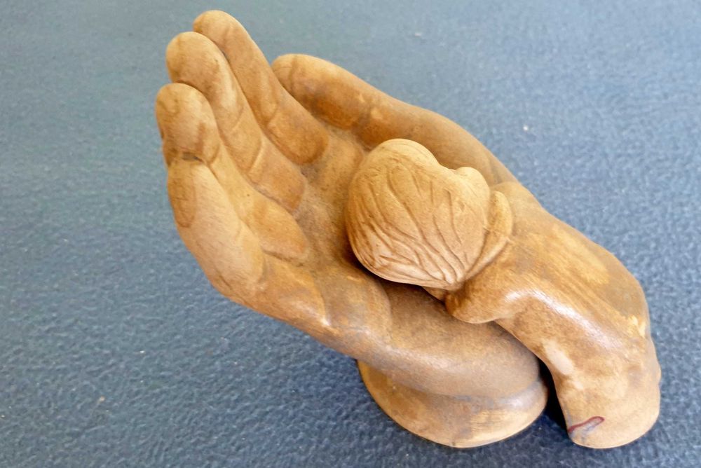 Figurka dekoracyjna - ręka matki i dziecko