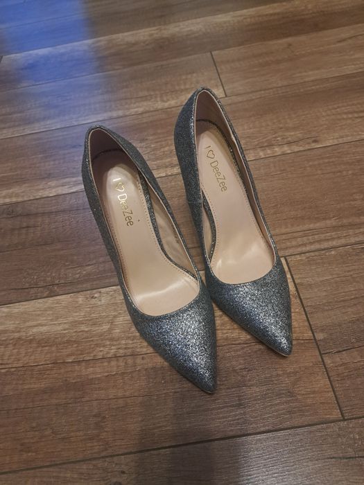 Deezee 36 szpilki srebrne brokat