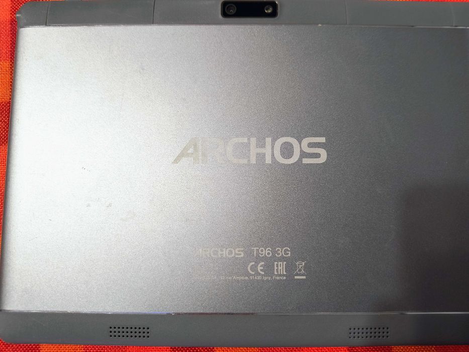 Trzy tablety tablet Archos Prestigio Overmax
