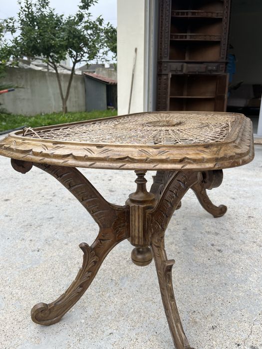 Mesa de centro em madeira