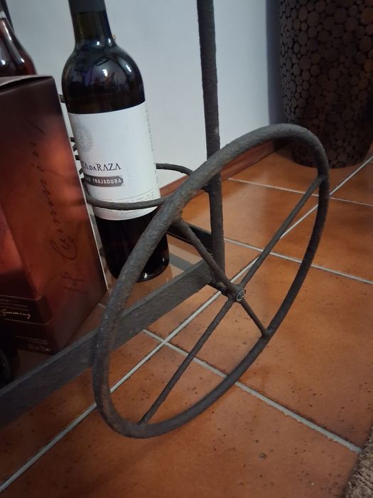 Carrinho em ferro forjado