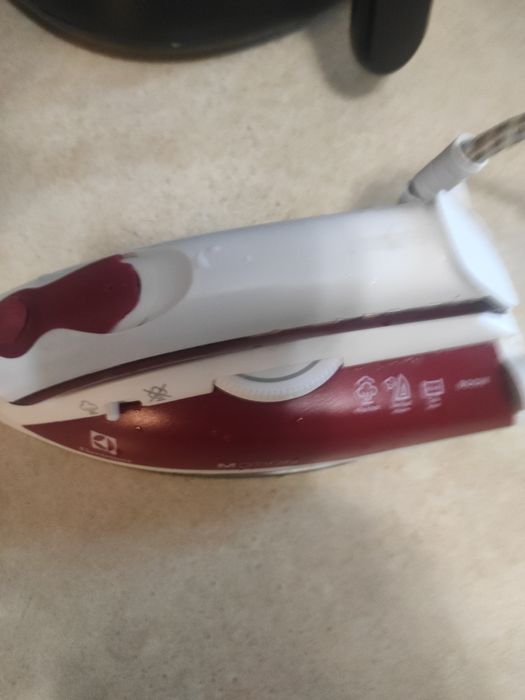 Дорожный утюг Electrolux