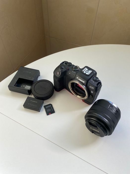 Canon EOS RP + 2 baterias + 1 bolsa Canon