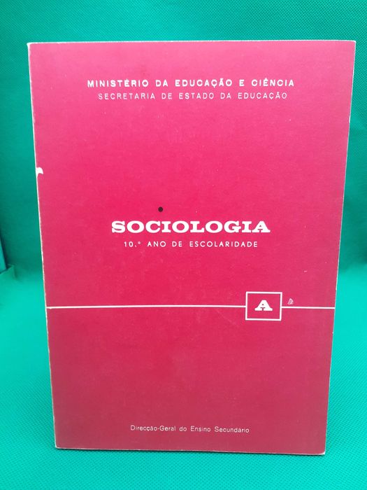 Livro - REF PCE 2 - Adriano Duarte Rodrigues - Sociologia 10° Ano