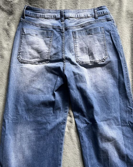 Nowe jeansy, rozmiar L