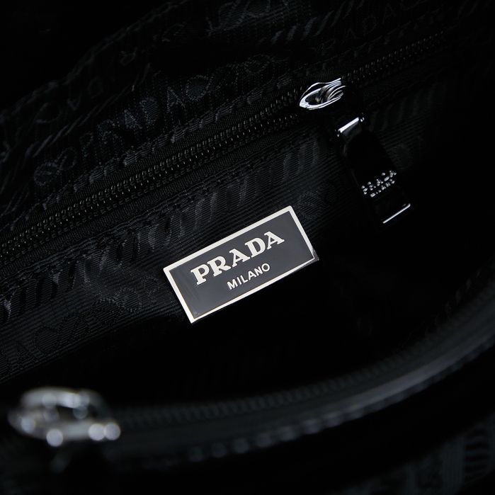 Жіноча сумка Prada