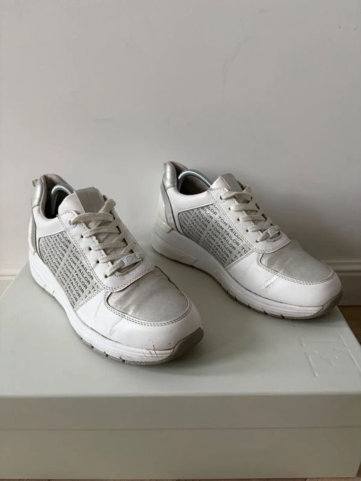 Białe sneakersy Tom Tailor z logo | stylowe buty sportowe damskie