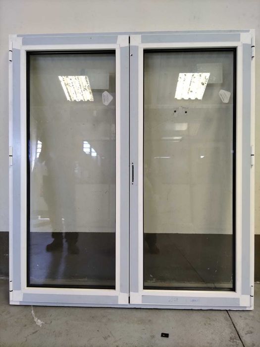 Janela batente com 2 Folhas serie ARI com ruptura termica de 60mm