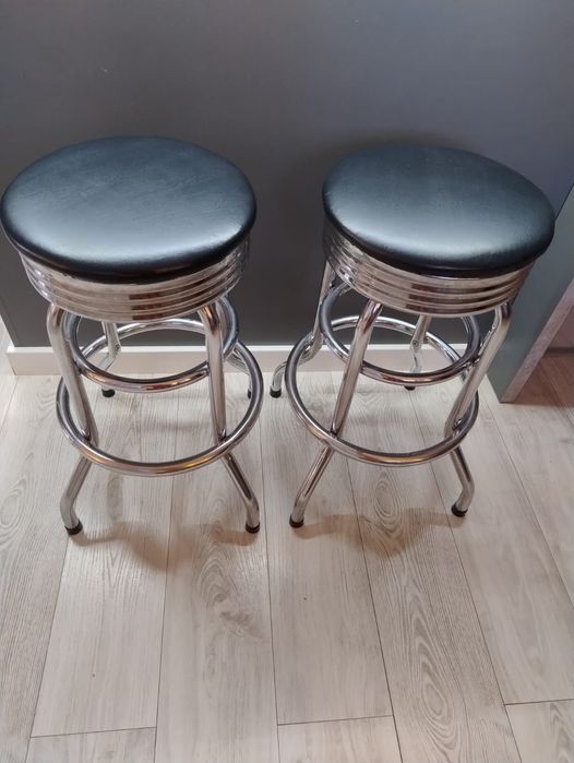 Krzesła barowe, hokery